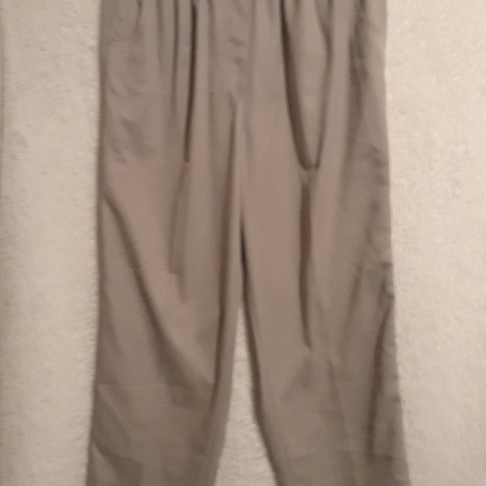 Alia capri capris size 12 Tan